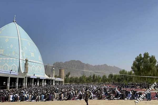 نماز عید با حضور رهبر طالبان