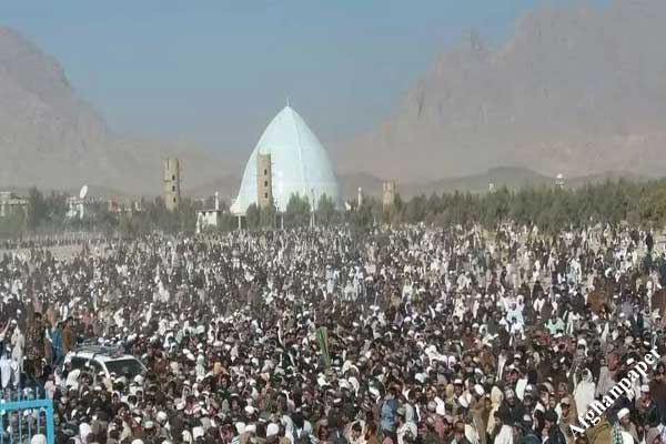 نماز عید با حضور رهبر طالبان