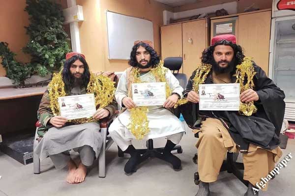 چهره سه خلبان طالبان