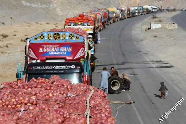 کامیون‌های میوه از افغانستان