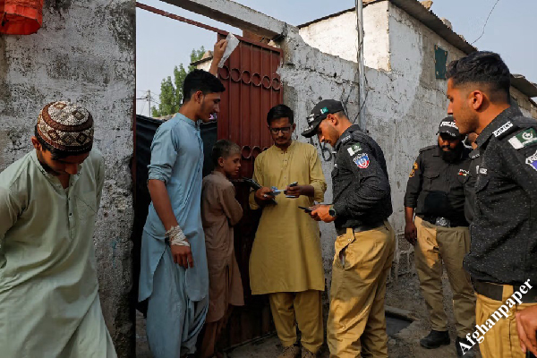 بازرسی خانه بخانه مهاجرین در پاکستان