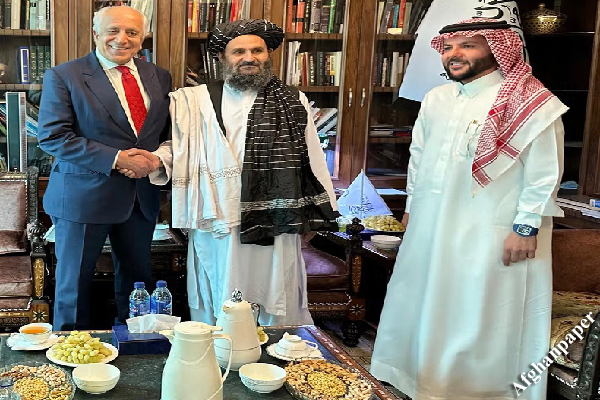 خلیلزاد در جلسه ملا برادر با بازرگان عرب