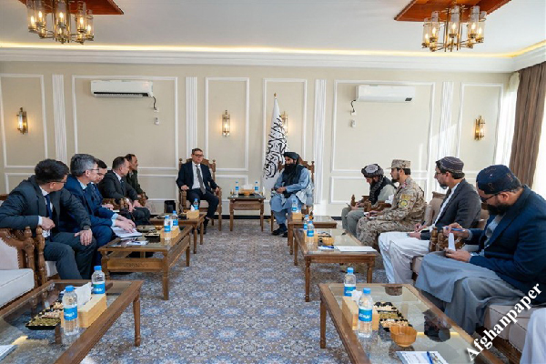 حقانی در دیدار با هیات قزاقستان